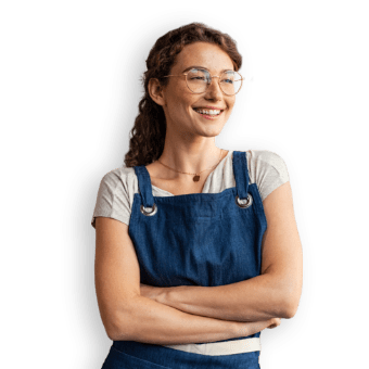 Donna sorridente in posa