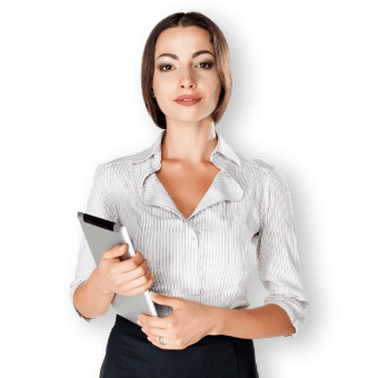 Donna sorridente con tablet in mano