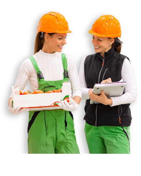 Uomo sorridente con tablet in mano