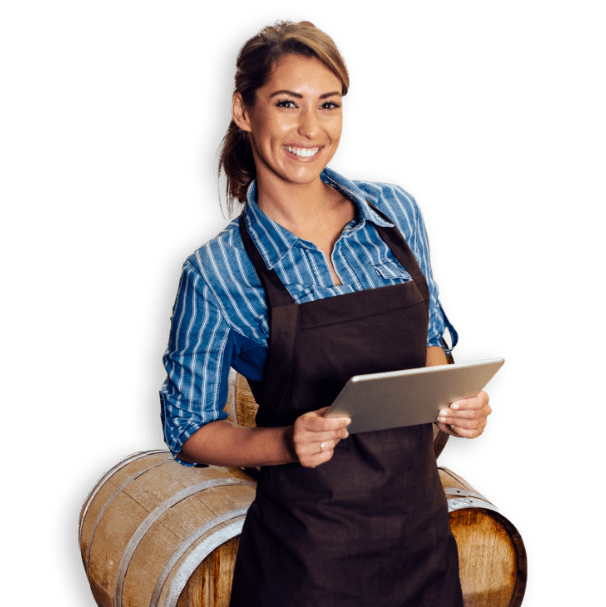 Donna sorridente con in mano il tablet