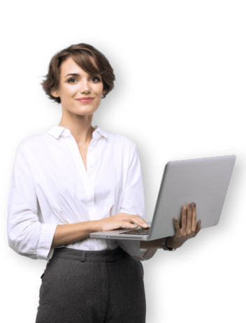 Donna sorridente con in mano un laptop