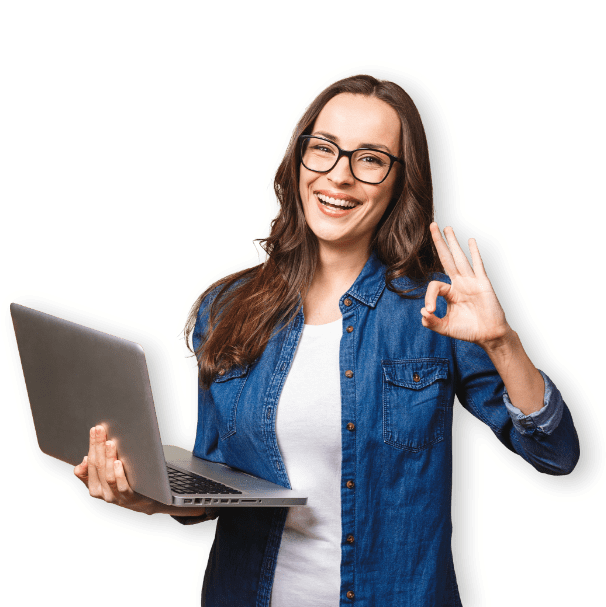 Donna sorridente che fa l'ok con la mano e tieni in mano in laptop