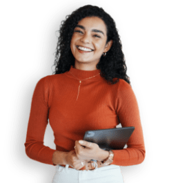 Ragazza sorridente con in mano un tablet