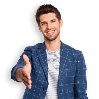 Uomo sorridente che stringe la mano