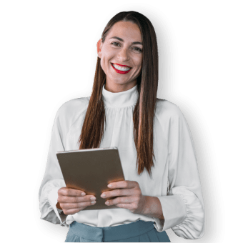 Donna con tablet usa il software modello 231