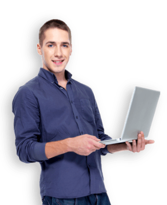 Uomo sorridente con in mano un laptop