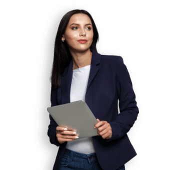 Donna con tablet usa i software Zucchetti per i professionisti giuridici